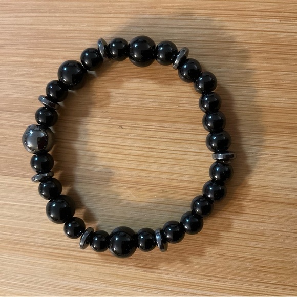 Hand Crafted Bracelet Black Beads Hematite Onyx Stretch 6” - Picture 2 of 6